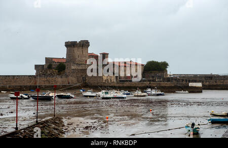 Port et un fort de Socoa en France Banque D'Images