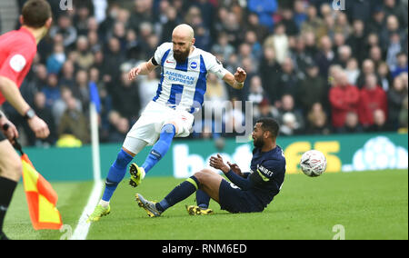 Bruno de Brighton haies un défi d'Ashley Cole de Derby lors du match rond FA Cup 5th entre Brighton & Hove Albion et le comté de Derby au stade communautaire American Express . 16 février 2019 photo Simon Dack/Telephoto Images. Usage éditorial uniquement. Pas de merchandising. Pour les images de football, les restrictions FA et Premier League s'appliquent inc. Aucune utilisation Internet/mobile sans licence FAPL - pour plus de détails, contactez football Dataco Banque D'Images