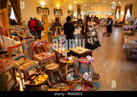 Royaume-uni, Angleterre, dans le Lancashire, Ramsbottom, Marché, Noël, Salle municipale de foire artisanale en cours Banque D'Images