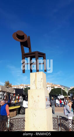 Marché et Feria la masse dans Fuengirola sur la Costa del Sol en Espagne. Le marché a lieu deux fois par semaine.L'une pour vos accessoires et un pour les marchandises normales du marché Banque D'Images