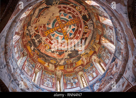 Photos et images de Nikortsminda ( Nicortsminda ) St Nicholas cathédrale orthodoxe de Géorgie intérieur riche fresques de la coupole dôme, 16ème siècle, le Ni Banque D'Images