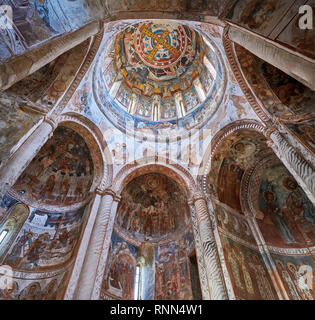 Photos et images de Nikortsminda ( Nicortsminda ) St Nicholas cathédrale orthodoxe de Géorgie intérieur riche fresques de la coupole dôme, 16ème siècle, le Ni Banque D'Images