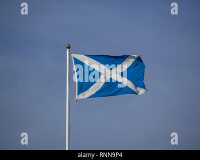 Saint Andrew's Cross ou sautoir et mât par un jour de vent au fort George, près d'Inverness, Écosse Banque D'Images