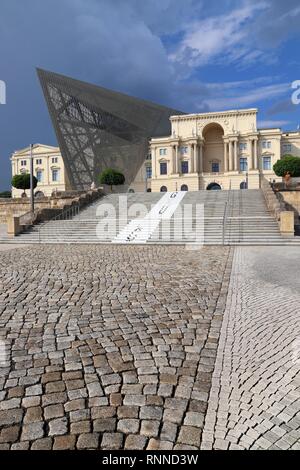 Dresde, Allemagne - 10 MAI 2018 : Musée de l'histoire militaire de la Bundeswehr à Dresde, Allemagne. Le nouveau bâtiment a ouvert ses portes en 2011 a été conçu par Daniel Libesk Banque D'Images