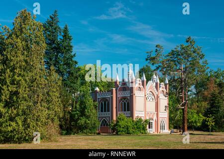 La maison gothique en Alte Post Parc, Jardin Dessau-Wörlitzer Royaume, Wörlitz, Saxe-Anhalt, Allemagne Banque D'Images