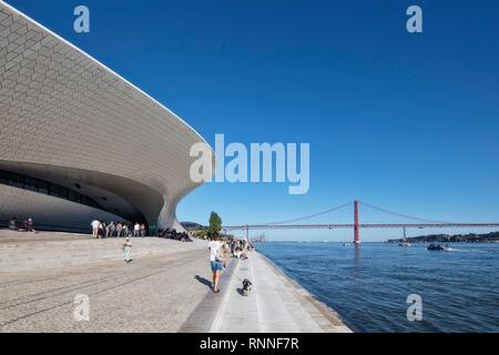 MAAT, musée Museu de Arte, Arquitetura e Tecnologia, l'architecte britannique Amanda Levete au Rio Tejo Banque D'Images