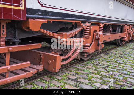 Les roues et la suspension sur le tram 96 Coque Banque D'Images