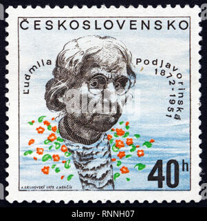 La Tchécoslovaquie - circa 1972 : timbre imprimé dans la Tchécoslovaquie montre Ludmila Podjavorinska, écrivain, vers 1972 Banque D'Images