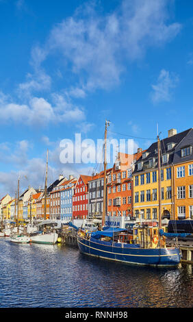 Copenhague, Danemark - 22 octobre 2018 : Nyhavn, 17e siècle, au bord de canal et de divertissement à Copenhague. Banque D'Images