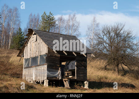 Ancienne cabane de berger dans les Bieszczady, de l'Est, la Pologne des Carpates Banque D'Images