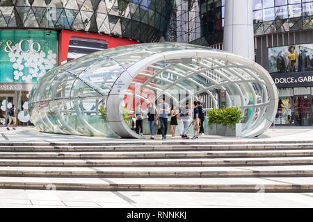 De Singapour, Orchard Road MRT Mass Rapid Transit Point d'entrée et sortie. Banque D'Images