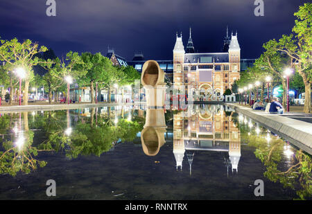 Amsterdam, Pays-Bas - 15 août 2017 : le Rijksmuseum Amsterdam quartier des musées avec les mots je Amsterdam à Amsterdam, Pays-Bas. Banque D'Images