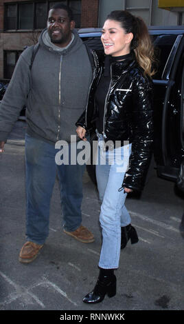 New York, USA. Feb 19, 2019. Jessica Szohr Bonne journée à NY la promotion de la nouvelle saison de l'Orville le 19 février 2019 à New York. Credit : Rw/media/Alamy Punch Live News Banque D'Images