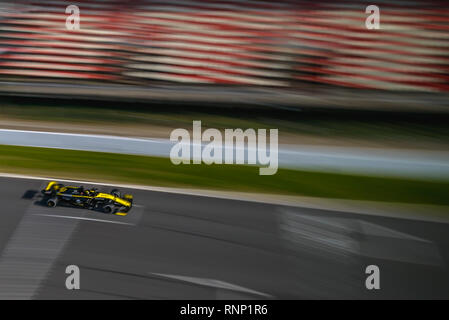 Barcelone, Espagne. 19 Février, 2019 : Nico Hülkenberg (GER) de team Renault RS19 dans ses lecteurs au cours de la deuxième journée de l'hiver Formule 1 essais au Circuit de Catalunya Banque D'Images