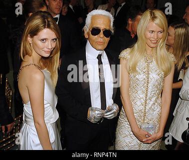 Misha Barton, Karl Lagerfeld et Claudia Schiffer Photo par edu/Nividhia MediaPunch/PHOTOlink Banque D'Images