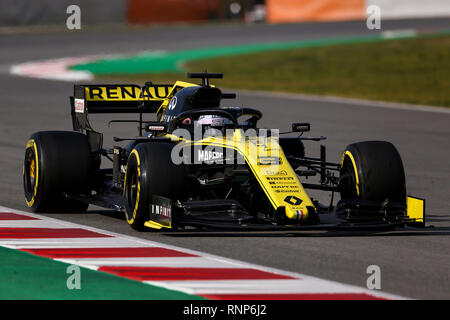 Montmelo, Espagne. Feb 19, 2018. DANIEL RICCIARDO de Renault F1 Team durs au cours de la 2019 Championnat du Monde FIA de Formule 1 pré saison les essais au circuit de Barcelona-Catalunya dans Montmelo, Espagne. Credit : James/Gasperotti ZUMA Wire/Alamy Live News Banque D'Images