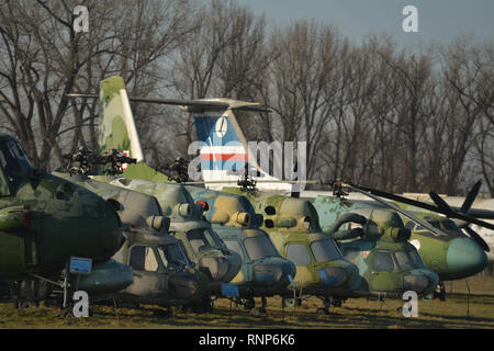 19 février 2019 - Cracovie, Pologne - Province Malopolski, différentes versions d'hélicoptères Mi-2 vu au Musée de l'Aviation Polonaise..Le Musée de l'Aviation Polonaise est située à l'emplacement de l'ancienne Krakow-Rakowice-Czyzyny Aéroport, créée en 1912, l'une des plus anciennes dans le monde. La collection du Musée se compose de plus de 200 aéronefs, dating WW1 WW2, et une collection de tous les types d'avion élaborés ou utilisés par la Pologne après 1945. (Crédit Image : © Cezary Kowalski/SOPA des images à l'aide de Zuma sur le fil) Banque D'Images