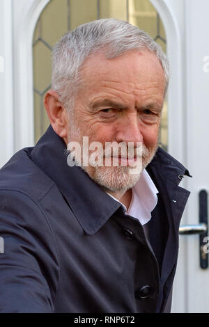 Londres, Royaume-Uni. 20 février 2019. Jeremy Corbyn Jeremy Corbyn, le chef de l'United Kingdom's Labour Party quitte son domicile dans la banlieue nord de Londres d'Islington. Crédit : Peter Manning / Alamy Live News Banque D'Images