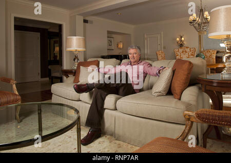 L'acteur américain Patrick Duffy ('Dallas') célébrera son 70e anniversaire le 17 mars 2019. Patrick Duffy dans son appartement à Rosewood Mansion à Dallas, prises le 26.03.2013 à l'occasion du tournage de nouveau 'Dallas' épisodes. Veuillez noter : double les taux s'appliquent dans le monde entier d'utilisation | Banque D'Images