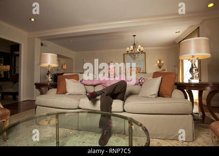 L'acteur américain Patrick Duffy ('Dallas') célébrera son 70e anniversaire le 17 mars 2019. Patrick Duffy dans son appartement à Rosewood Mansion à Dallas, prises le 26.03.2013 à l'occasion du tournage de nouveau 'Dallas' épisodes. Veuillez noter : double les taux s'appliquent dans le monde entier d'utilisation | Banque D'Images