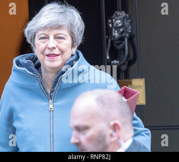 Londres, Royaume-Uni. 20 févr. 2019 Theresa peut MP PC, Premier Ministre laisse 10 Downing Street, London Crédit : Ian Davidson/Alamy Live News Banque D'Images