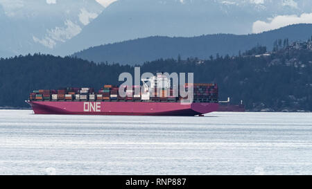 7 février 2019 - Vancouver, Colombie-Britannique, Canada - le Panama le pavillon de l'un porte-conteneurs d'Arcadia, appartenant à l'océan (un Réseau Express), siège de la flotte à l'ancre dans le port de Vancouver avant-port. (Crédit Image : © Bayne Stanley/Zuma sur le fil) Banque D'Images