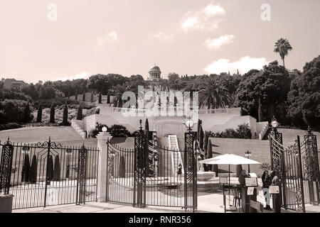 Haïfa, Israël - 18 septembre 2017 : jardins de Bahai temple et sur les pentes de la Montagne de Carmel Banque D'Images