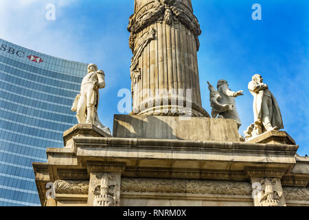 L'indépendance des statues Angel Monument Mexico Mexique. Construit en 1910 pour célébrer l'indépendance guerre au début des années 1800. Demeure de héros en monument. Banque D'Images