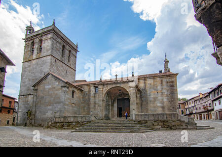 Alberca, Salamanque, Espagne ; Juin 2017 : l'église paroissiale de Notre-Dame de l'Assomption dans le village médiéval de la Alberca dans la province de Salamanque Banque D'Images