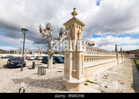 Batalha, Portugal. Les murs extérieurs du Monastère de Santa Maria da Vitoria Banque D'Images