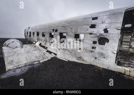 US Navy Super Douglas DC-3 sur un Solheimasandur plane Wreck Beach dans le sud de l'Islande Banque D'Images