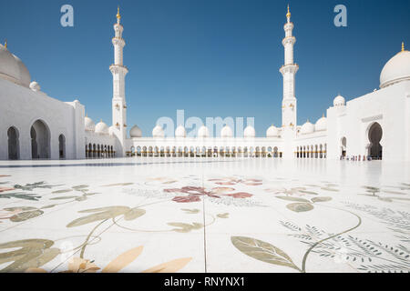 Dubaï, Émirats arabes unis - Février 17, 2018 : la Grande Mosquée Sheikh Zayed à Abu Dhabi, Émirats Arabes Unis Banque D'Images