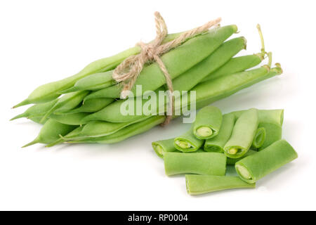 Les haricots vert isolé sur un fond blanc. Banque D'Images