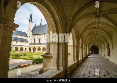 L'abbaye de Fontevraud et l'église dans la vallée de la Loire en France Banque D'Images