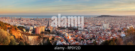 Panorama de Barcelone au coucher du soleil Banque D'Images