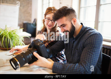 Photo d'architectes travaillant ensemble dans office Banque D'Images