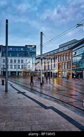 Cours sur la Marienplatz Schwerin dans la vieille ville. Mecklenburg-Vorpommern, Allemagne Banque D'Images