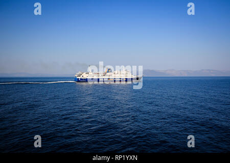 04.09.2018, Rafina, Attique, Grèce - Le Golden Star Ferries ferry fonctionne de Rafina Port pour les îles des Cyclades. 00X180904D005CAROEX.JPG [RE Banque D'Images