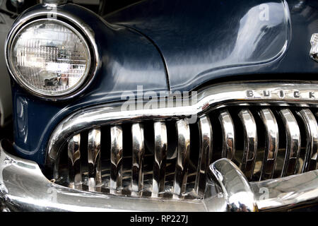 1949 Buick Roadmaster, façade avant, bouclier, grill Grill et le phare. Banque D'Images