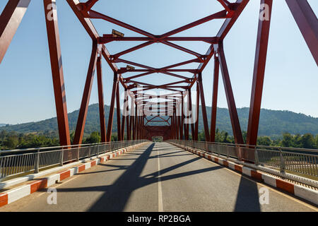 Nasak-khokhaodo-laos Pays-Bas pont de l'amitié. Pont sur le Mékong. Banque D'Images