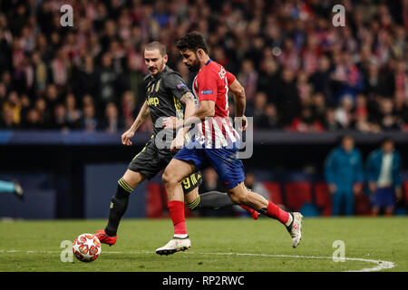 Wanda Metropolitano, Madrid, Espagne. Feb 20, 2019. Ligue des Champions de football, l'Atletico Madrid contre la Juventus, Diego Costa (Atletico de Madrid)contesté par la Juve Bonucci (Crédit) : Action Plus Sport/Alamy Live News Banque D'Images
