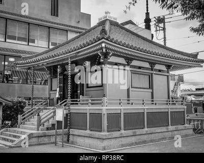 Petit Sanctuaire d'Asakusa à Tokyo Banque D'Images