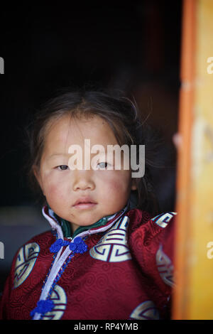 L'enfant de Mongolie, désert de Gobi, Mongolie Banque D'Images