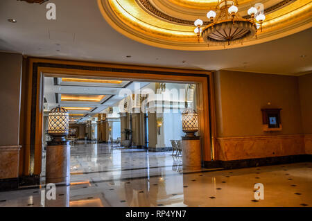 Intérieur d'un hôtel majestueux et somptueux cinq étoiles connu sous le nom d'Emirates Palace à Abu Dhabi, Émirats Arabes Unis Banque D'Images