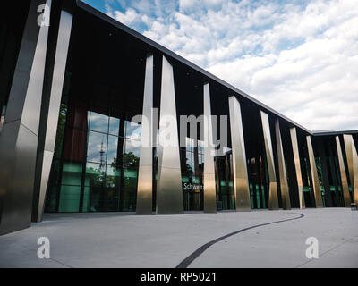 STRASBOURG, FRANCE - Oct 6, 2018 : Palais de la musique et des congrès Expo Hall musica à Strasbourg au coucher du soleil - entrée vide Banque D'Images