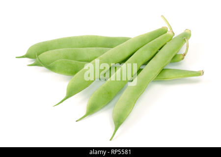 Les haricots vert isolé sur un fond blanc. Banque D'Images