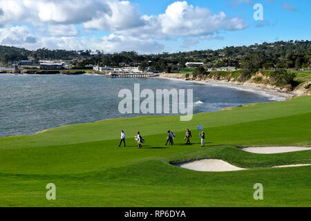 11 Février, 2019 Pebble Beach Golf Links, CA, USA Le célèbre 18e trou à Pebble Beach Golf Course à l'AT&T Pebble Beach Pro-Am - sera le Banque D'Images