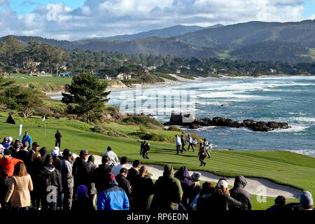 11 Février, 2019 Pebble Beach Golf Links, CA, USA Le 8ème trou à Pebble Beach Golf Course en vue de Carmel Beach lors de l'AT&T Pebble Bea Banque D'Images