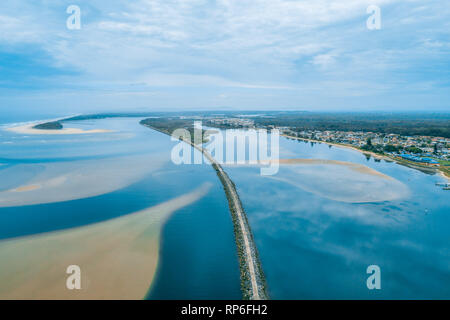 Paysage aérien de 3 kilomètres de long Harrington de retenue. Harrington, New South Wales, Australie Banque D'Images