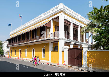 Attribué à le Consulat général en 1956, le bâtiment est typique du style et de l'architecture dans cette partie de Pondichéry. Banque D'Images